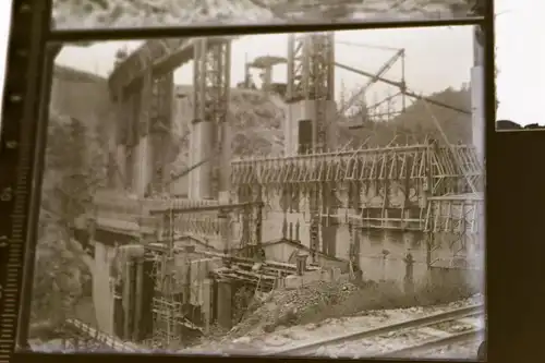 drei tolle alte Glasnegative - Bau eines Staudammes ? Brücke ???