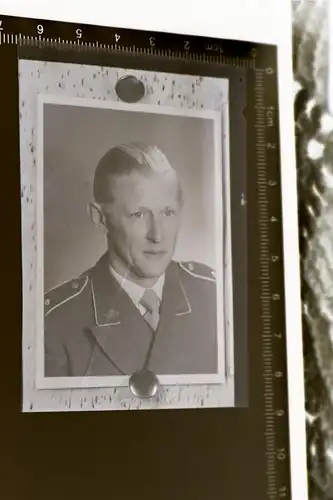 tolles altes Negativ - Portrait eines Soldaten Panzertruppe nach 1945