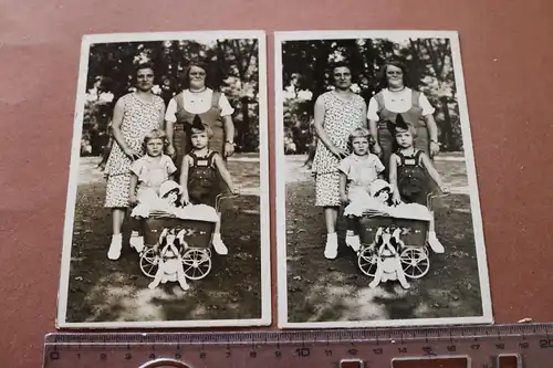zwei tolle alte Fotos - Mutter mit Kinder Puppenwagen Puppe 1932
