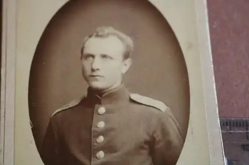 tolles altes CDV Foto - Portrait eines Soldaten Freiburg i.B.