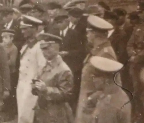 tolles altes Foto - Pferdeschau - Fohlenschau - General ??? , Soldaten dabei 