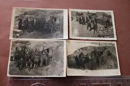 vier alte Fotos - Soldaten beim Bau von Erdbunkern ??? Unterstand ?