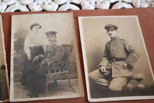 sieben alte Fotos - Soldaten , Gruppenfotos usw. 