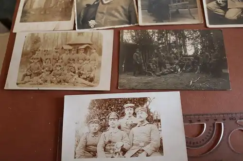 sieben alte Fotos - Soldaten , Gruppenfotos usw.