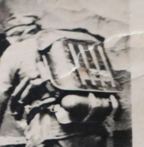 tolles altes Foto - Soldaten mit Heeresatmer - Sauerstoffgerät 