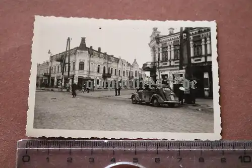 tolles altes Foto - Strasse in Chmelnyzkyj Ukraine - Schilderwald - PKW 