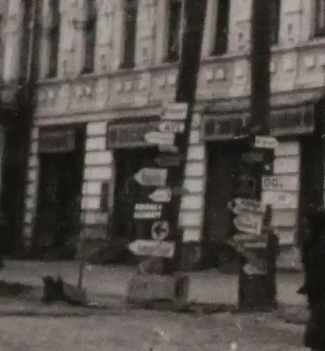 tolles altes Foto - Strasse in Chmelnyzkyj Ukraine - Schilderwald - PKW