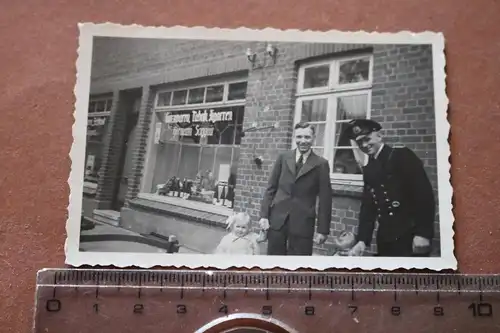 tolles altes Foto - U-Boot Mann Heimatbesuch ? Tabakwaren Hermann Saggau ???