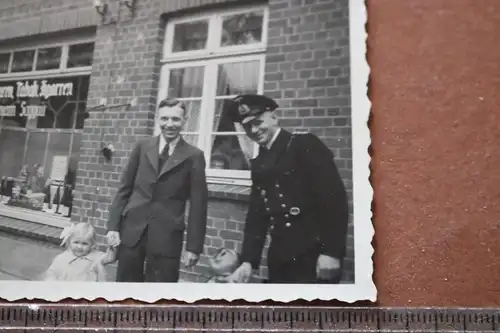 tolles altes Foto - U-Boot Mann Heimatbesuch ? Tabakwaren Hermann Saggau ???