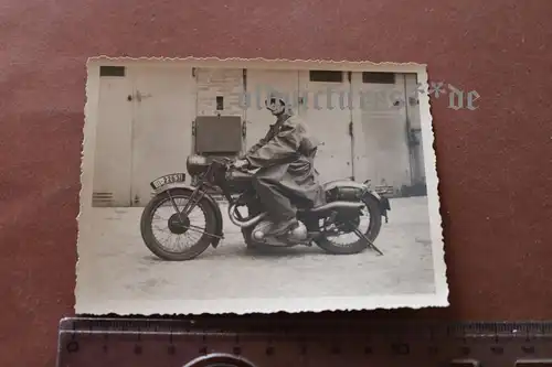tolles altes Foto - Krad Fahrer auf Oldtimer Motorrad  Marke ?? 1941