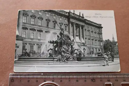 alte Karte - Berlin König. Schloß mit Neptunbrunnen 1916