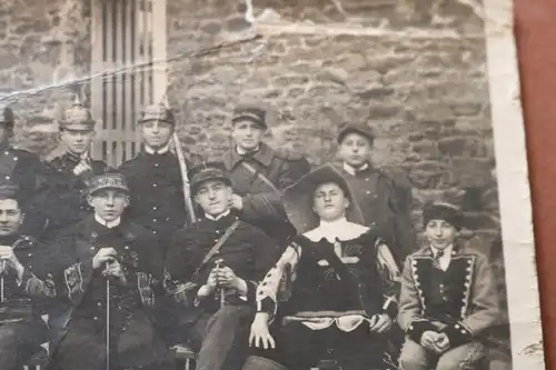 altes Gruppenfoto Jungs, Junge Männer in vers. Uniformen 1922