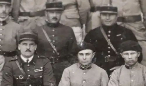 altes Gruppenfoto französische Soldaten ? Infanterie ?? Regt 2