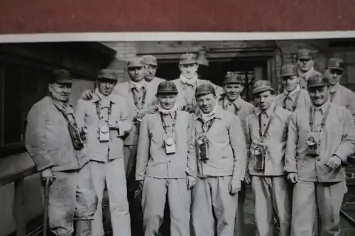 tolles altes Gruppenfoto - Kumpels auf den Weg in die Zeche - Ort ???