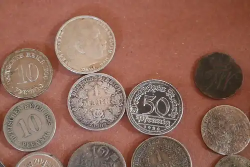 kleiner Fund alter Münzen ab 1764 ? - Silber - Zeppelin Weltflug 1929 usw. 