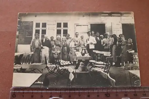 tolles altes Gruppenfoto Bierausschank - Preisliste - Pilsener Urquell Werbung