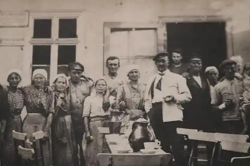 tolles altes Gruppenfoto Bierausschank - Preisliste - Pilsener Urquell Werbung