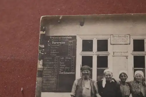 tolles altes Gruppenfoto Bierausschank - Preisliste - Pilsener Urquell Werbung