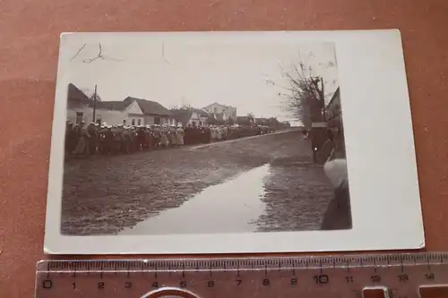 altes Foto - Trauermarsch ??? Soldaten, Sanitäter , Ordensschwestern - Kriegslaz