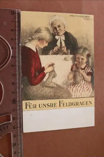 alte Künstlerkarte - Für unsere Feldgrauen - Familie am Socken stricken 