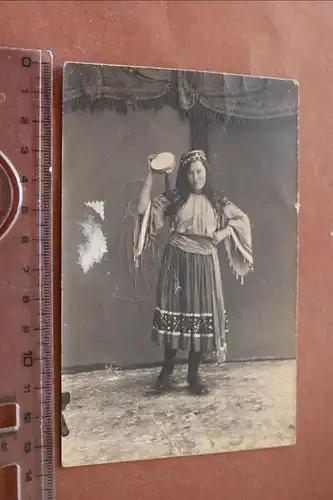 tolles altes Foto - Sinti und Roma ?? Frau in Tracht ?  1910-20 ?