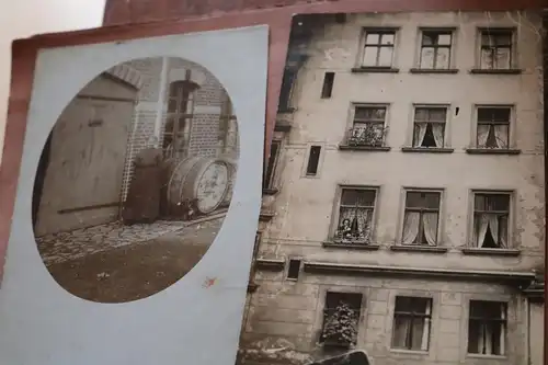 sieben alte Fotos - Gruppen, Häuserfassaden - 1910-1950 ca