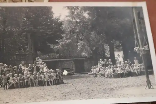 sieben alte Fotos - Gruppen, Häuserfassaden - 1910-1950 ca 