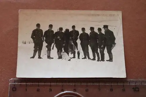 altes Foto - Gruppe Soldaten nach der Hasenjagd , Fuchsjagd
