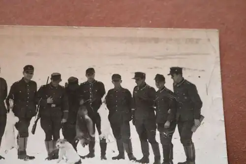 altes Foto - Gruppe Soldaten nach der Hasenjagd , Fuchsjagd