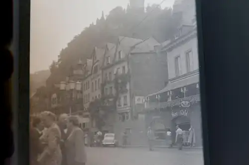 tolles altes Negativ - Strassenzug - Burg-Cafe - Ort ??? 50er Jahre 