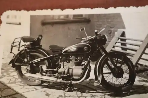 tolles altes Foto - Oldtimer Motorrad Marke AWO   - 50-60er Jahre ? DDR