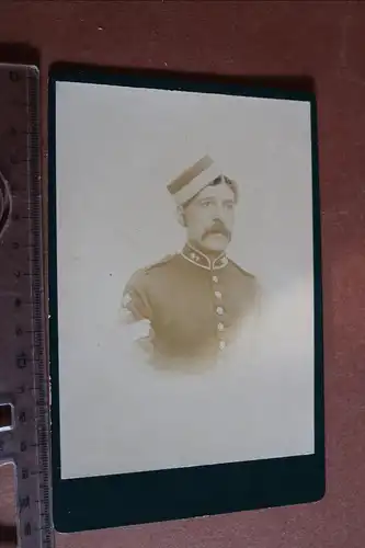 tolles altes Kabinettfoto - Portrait eines Soldaten - England ?? unbek. Uniform 