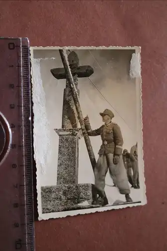 altes Foto - junger Kraftfahrer - Gebirgsjäger ??? mit großer Bandspange 