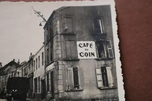 altes Foto -Sanitätsfahrzeuge - Frankreich Rue Letivant - Café du coin