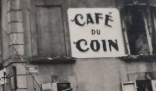 altes Foto -Sanitätsfahrzeuge - Frankreich Rue Letivant - Café du coin