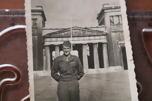 altes Foto - amerikanischer Soldat - Berlin Neue Wache  August 1945