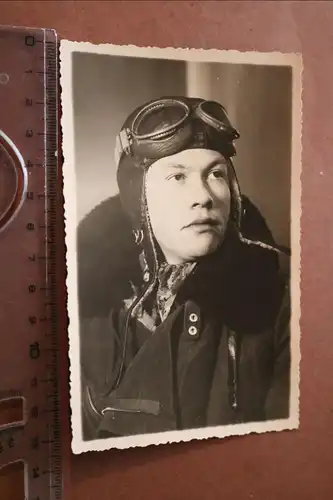 tolles altes Foto - Portrait eines Piloten - Lederkappe Brille