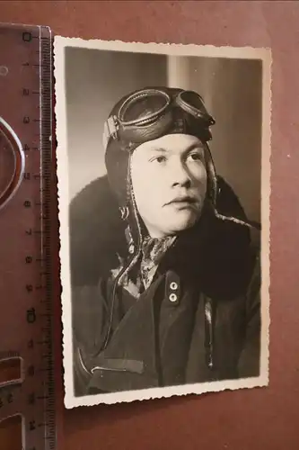 tolles altes Foto - Portrait eines Piloten - Lederkappe Brille 