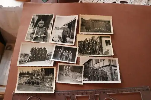 neun alte Fotos - Gruppenfotos Soldaten  , Portraits 