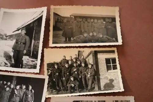 neun alte Fotos - Gruppenfotos Soldaten  , Portraits 