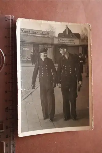 tolles altes Foto - zwei Matrosen - Eisengroßhandlung - Rheine 1943