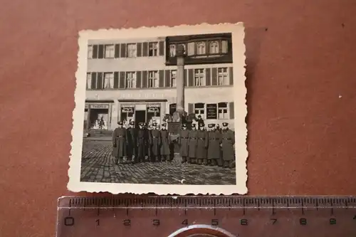 tolles altes Foto Soldaten am Brunnen Pferdeköpfe - Reformhaus, Bayr. Vereinsban
