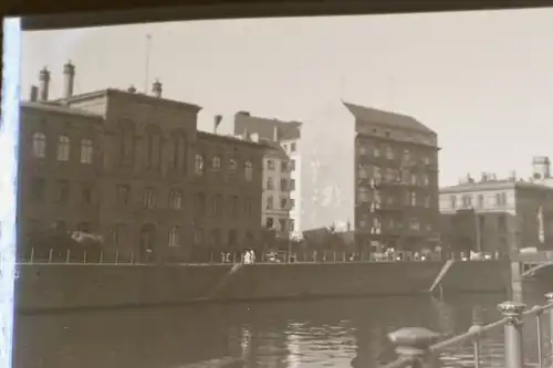 tolles altes Negativ Häuseransichten - Gebäude am Kanal , Fluss - Ort ? 20-30er