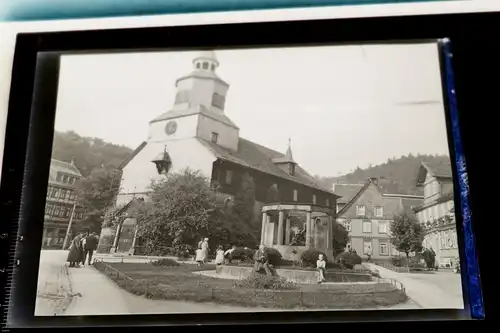 zwei alte Negative  - Bad Grund im Harz, Kirchplatz mit Ehrendenkmal 20-30e