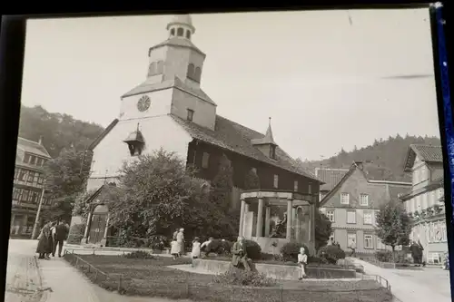 zwei alte Negative  - Bad Grund im Harz, Kirchplatz mit Ehrendenkmal 20-30e