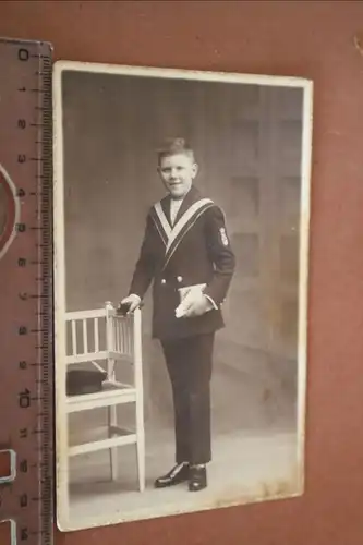 tolles altes Foto  Portrait eines Jungen im Matrosenanzug  20-30er Jahre