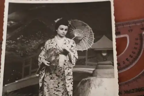 tolles altes Foto Frau als Geisha verkleidet - Madame Butterfly - 1953