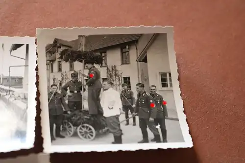 16 tolle alte Fotos Soldaten bei Festumzug Messkirch - Abt.  3 /267 