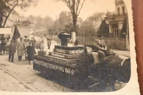 tolles altes Foto -Festwagen Textima Nähmaschinenwerk - 1950