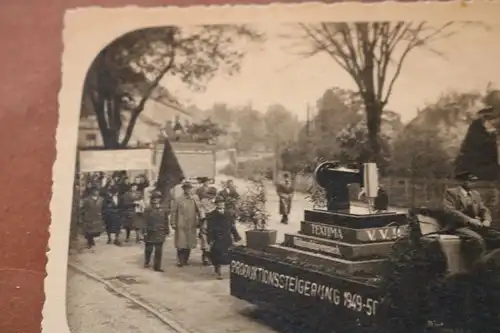 tolles altes Foto -Festwagen Textima Nähmaschinenwerk - 1950